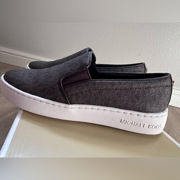 Michael Kors Slip on Shoe Size 7 1/2 in brown MK design - Picture 6 of 12